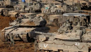 مشاهد للدبابات الاسرائيلية التي كانت متمركزة في مارون الراس قبل انسحابها