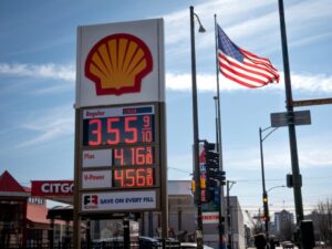 أسعار الوقود تقفز بنحو 32% في الولايات المتحدة منذ الحرب على إيران