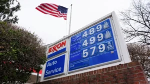 خفايا الصراع داخل الإدارة العاجزة ...