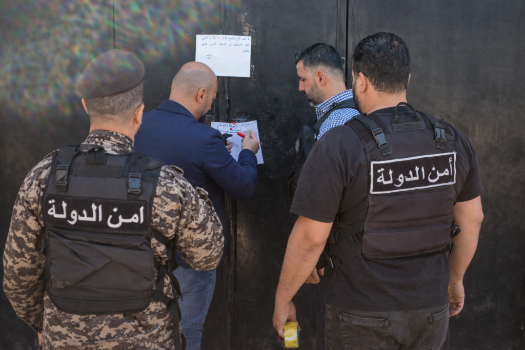 إقفال مصنع حلويات بالشمع الأحمر في بحنين: بيان رسمي عبر منصة “إكس” يكشف مخالفات خطيرة إقفال مصنع حلويات بالشمع الأحمر في بحنين: بيان رسمي عبر منصة "إكس" يكشف مخالفات خطيرة