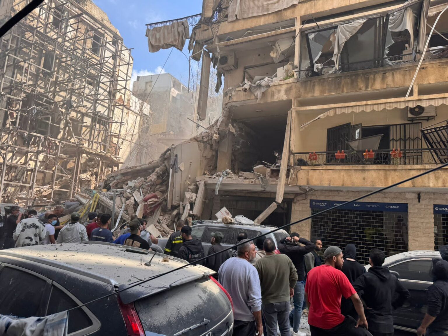 محافظ بيروت يطلب إخلاء مؤقت للأبنية المتضررة جراء العدوان الإسرائيلي