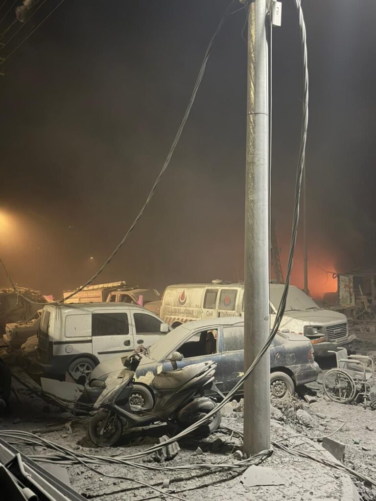 الغارة مقابل مستشفى تبنين الحكومي استهدفت فجر اليوم منزلا ومكتبة ومحل ألعاب.