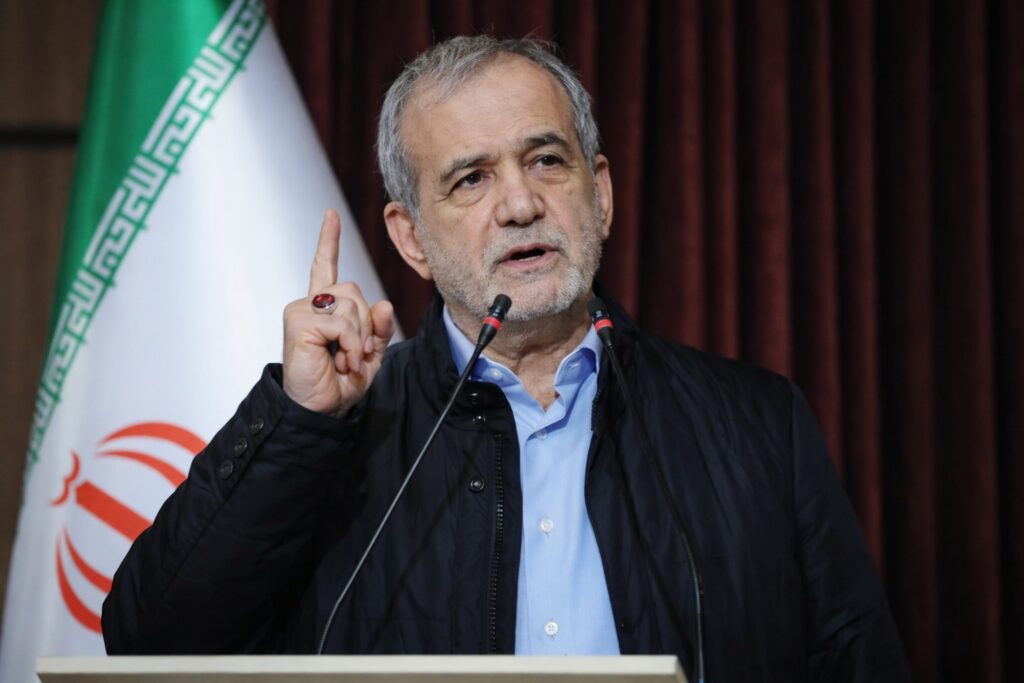 الرئيس الإيراني: لن نتراجع عن حقوقنا رغم تهديدات المعتدين!