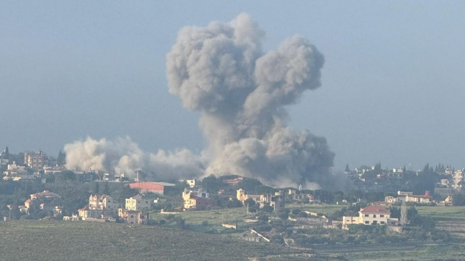 غارات جنوبا.. والبحث يتواصل عن مفقودين