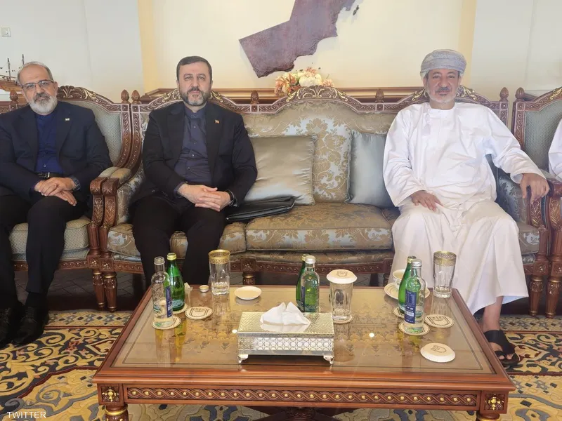 اجتماع إيراني عماني حول مستقبل مضيق هرمز