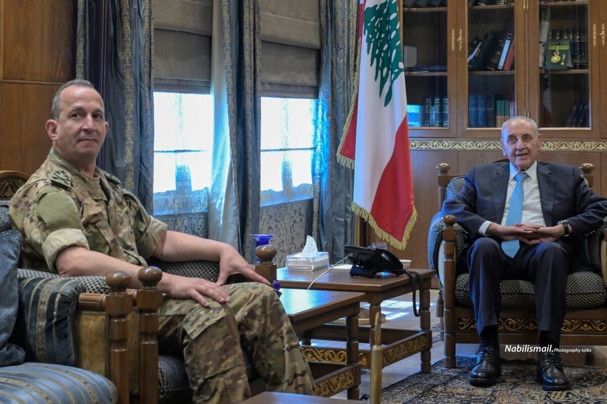 لقاء جمع العماد هيكل برئيس مجلس النواب نبيه بري للبحث في الأوضاع الأمنية والميدانية