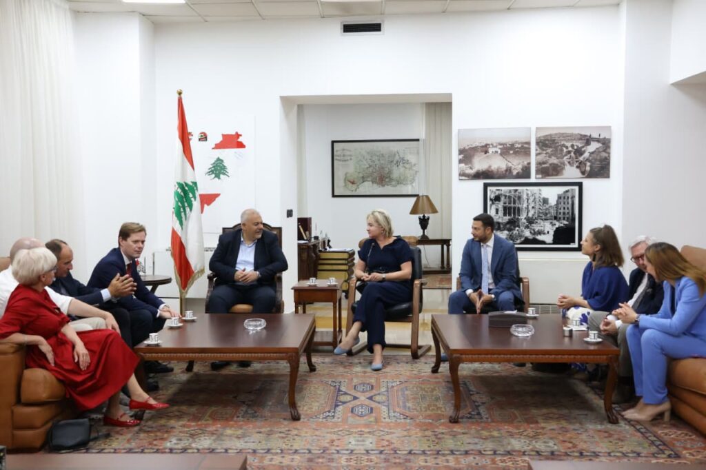 محافظ بيروت بحث مع سفيرة بولندا و وفد نيابي بولندي تعزيز التعاون ودعم جهود مواجهة أزمة النزوح 3 محافظ بيروت بحث مع سفيرة بولندا و وفد نيابي بولندي تعزيز التعاون ودعم جهود مواجهة أزمة النزوح