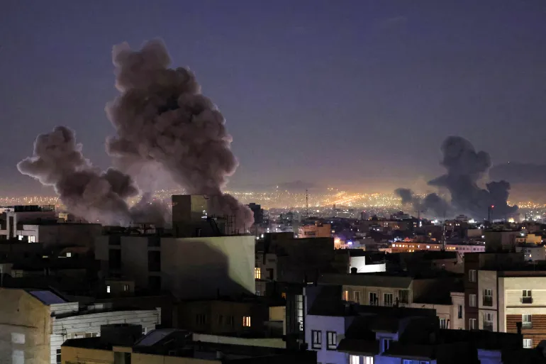 واشنطن: الضربات جاءت رداً على استهداف سفينة تجارية في مضيق هرمز