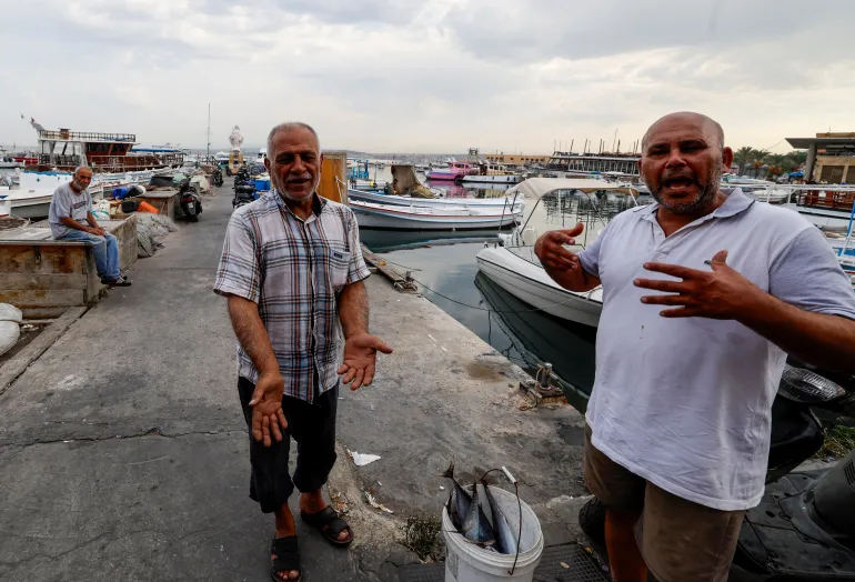 الحرب في جنوب لبنان تشلّ حياة الصيادين في ميناء صيدا