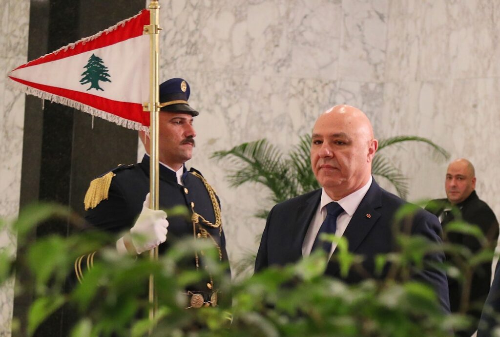 عون إلى واشنطن وسط تشدّد أميركي ورهان على الوسطاء عون إلى واشنطن وسط تشدّد أميركي ورهان على الوسطاء