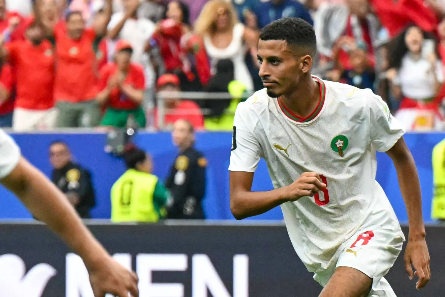 أوناحي رجل المواعيد الكبرى يقود المغرب إلى ربع النهائي