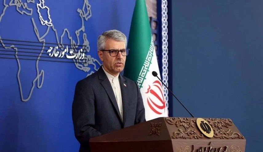 إيران تدين الهجوم على مطار صنعاء وتصفه بانتهاك للقانون الدولي