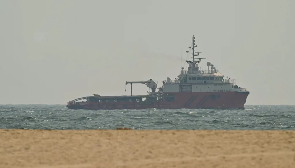 صراع إرادات في مضيق هرمز يُقفل طريق الديبلوماسية ويُنذر بحرب أوسع