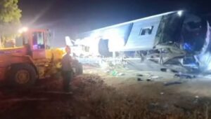 سلام يكلف متري وشاهين متابعة أوضاع مصابي ومتوفي حافلة المعتمرين اللبنانيين في درعا 5 سلام يكلف متري وشاهين متابعة أوضاع مصابي ومتوفي حافلة المعتمرين اللبنانيين في درعا