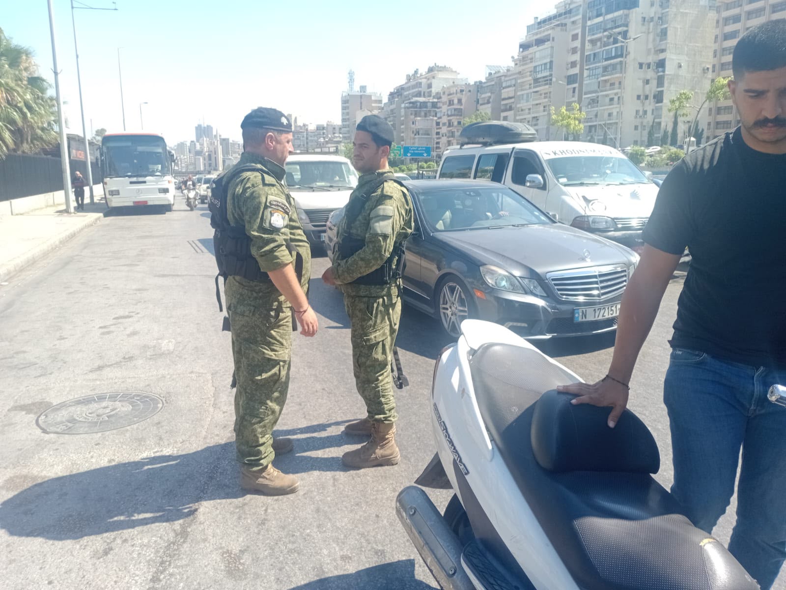 حواجز وتدقيق ميداني في شوارع العاصمة