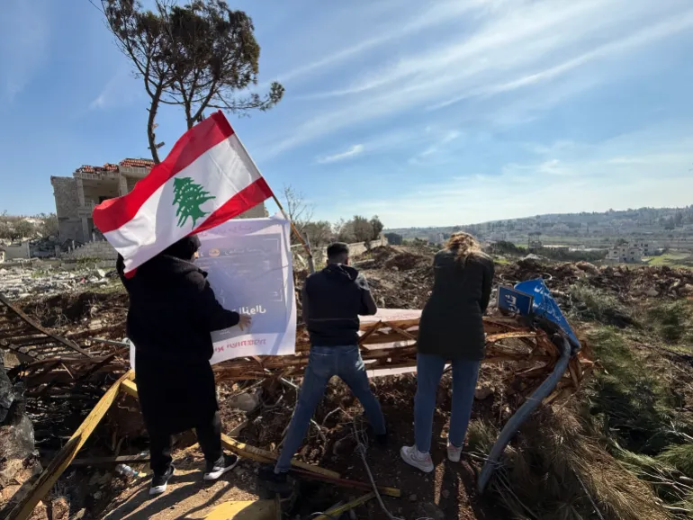 سكان الجنوب اللبناني ضحوا بكل شيء ليبقى الوطن سكان الجنوب اللبناني ضحوا بكل شيء ليبقى الوطن