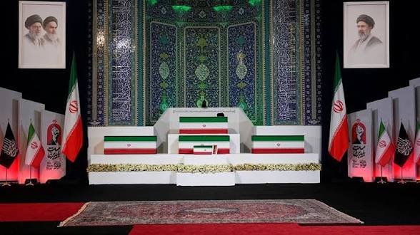 آيات قرآنية “رسائل نار” من طهران.. ماذا تقول إيران للسعودية والعرب بعد قصف القواعد؟ آيات قرآنية "رسائل نار" من طهران.. ماذا تقول إيران للسعودية والعرب بعد قصف القواعد؟
