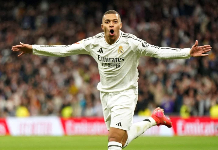 ريال مدريد يواصل كتابة التاريخ