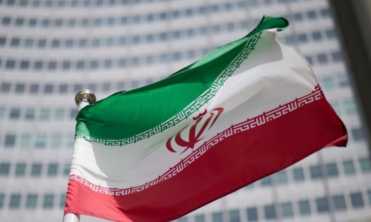 إيران تؤكد حقها في الدفاع عن سيادتها