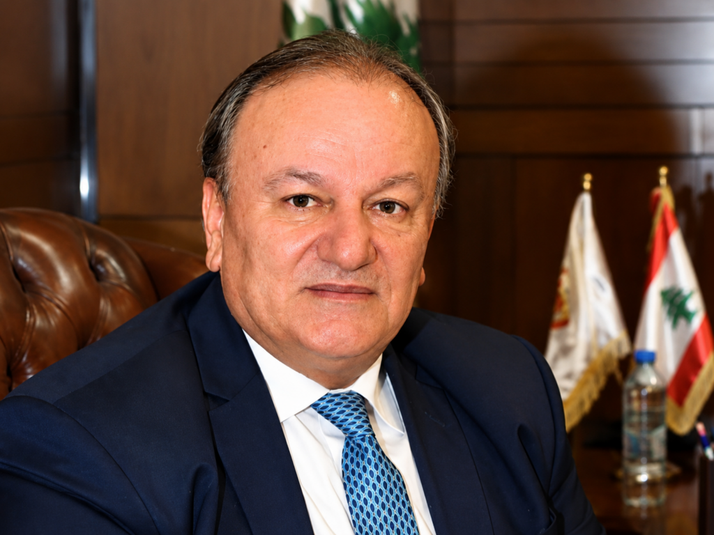 هل يُعد صوت أمين السر مرجحاً عند ترؤسه جلسة مجلس النقابة؟ قراءة قانونية في إشكالية مثيرة هل يُعد صوت أمين السر مرجحاً عند ترؤسه جلسة مجلس النقابة؟ قراءة قانونية في إشكالية مثيرة
