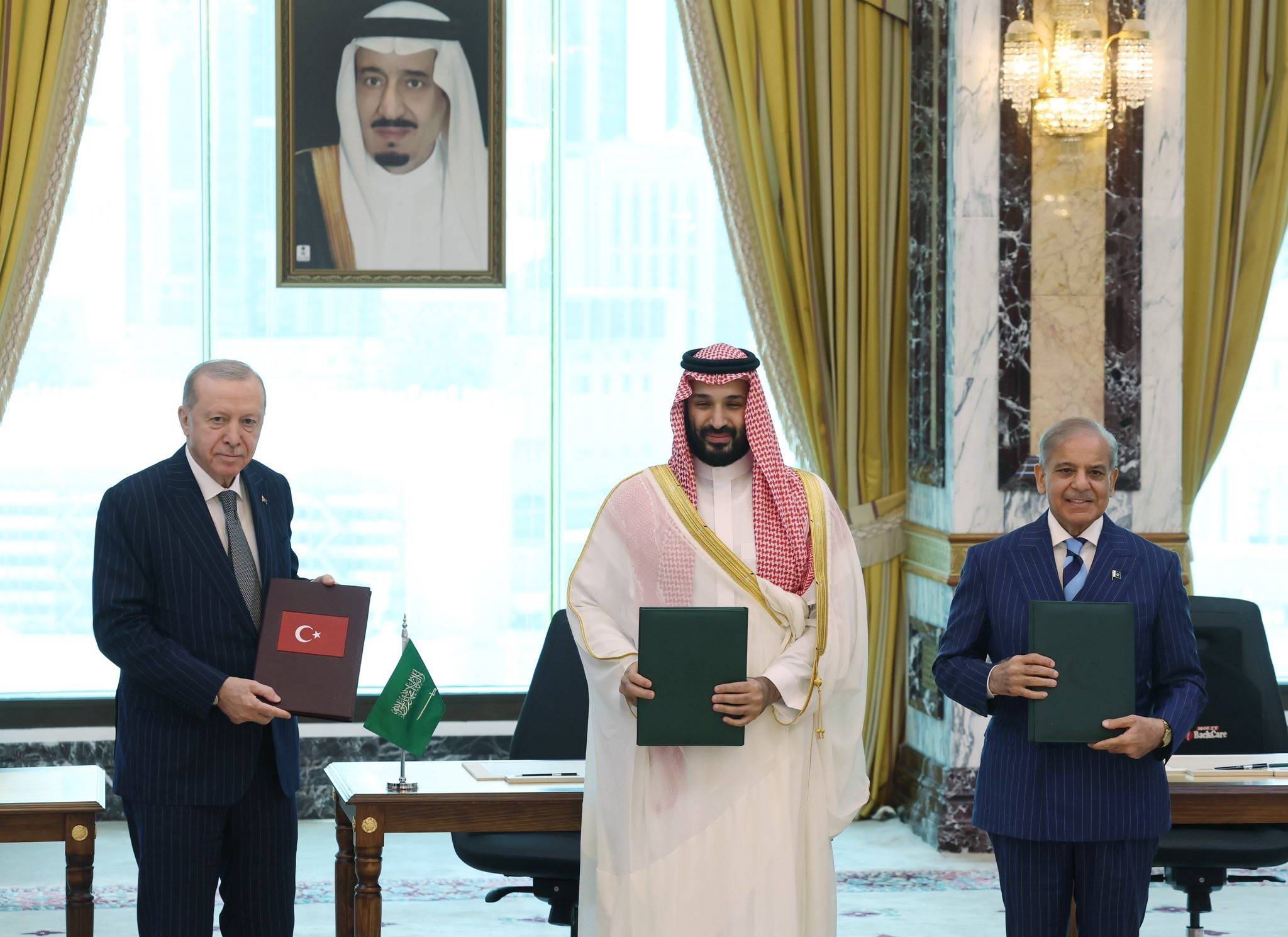 خطوات لإضفاء طابع مؤسسي على التعاون