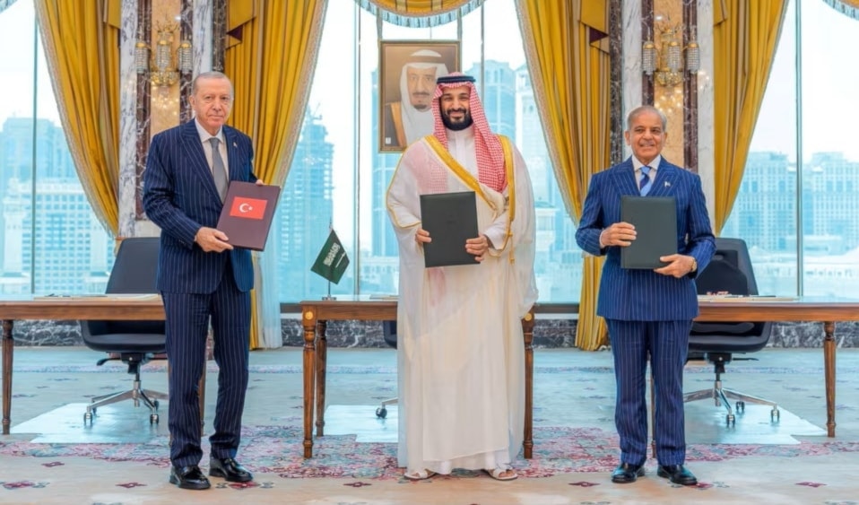 ماذا تريد الدول الثلاث من التعاون الدفاعي؟