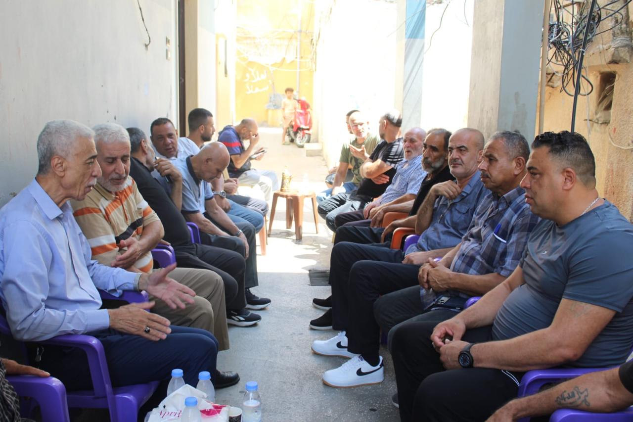 أبو عفش ممثلاً السفير الأسعد يقدّم واجب العزاء لعائلتي الخواص والنابلسي
