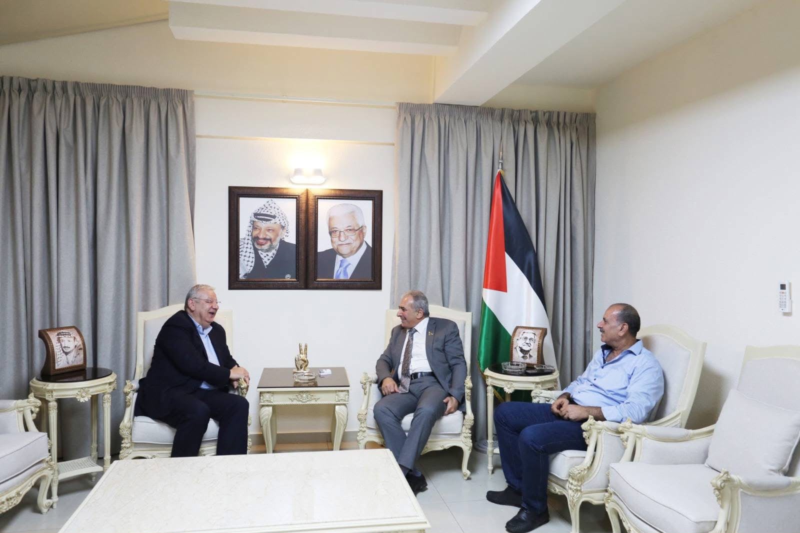 تعزيز التعاون بين سفارة فلسطين و "مركز بيروت للأخبار"