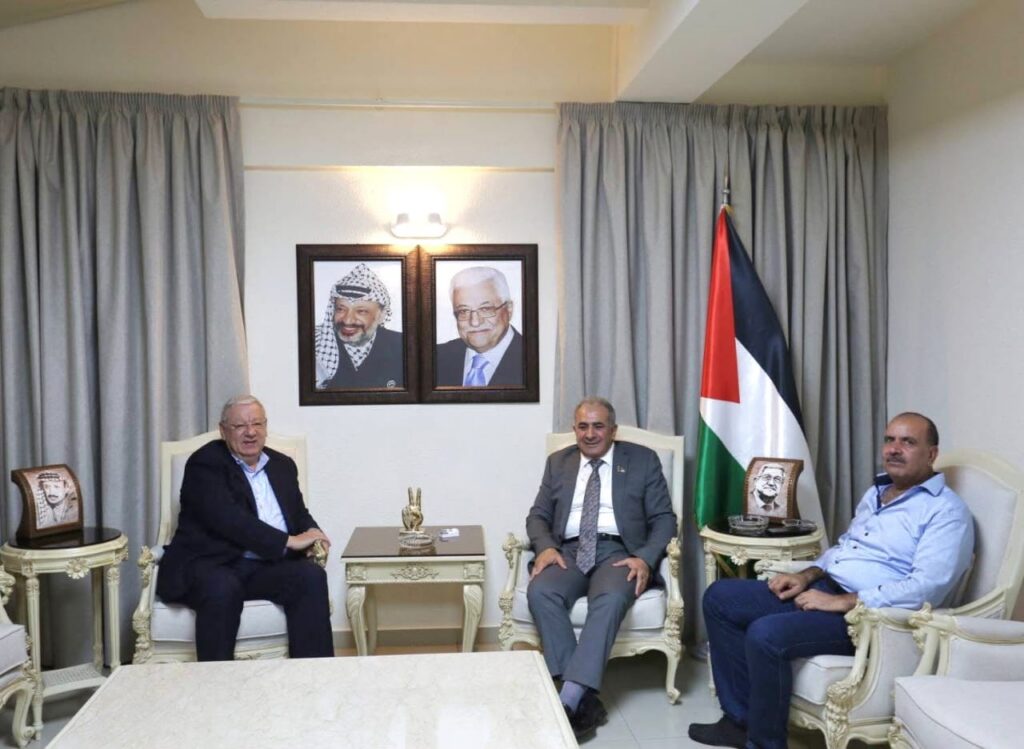 السفير الفلسطيني محمد الأسعد يستقبل مدير مركز بيروت للأخبار مبارك بيضون لبحث دعم القضية الفلسطينية وتعزيز التعاون الإعلامي