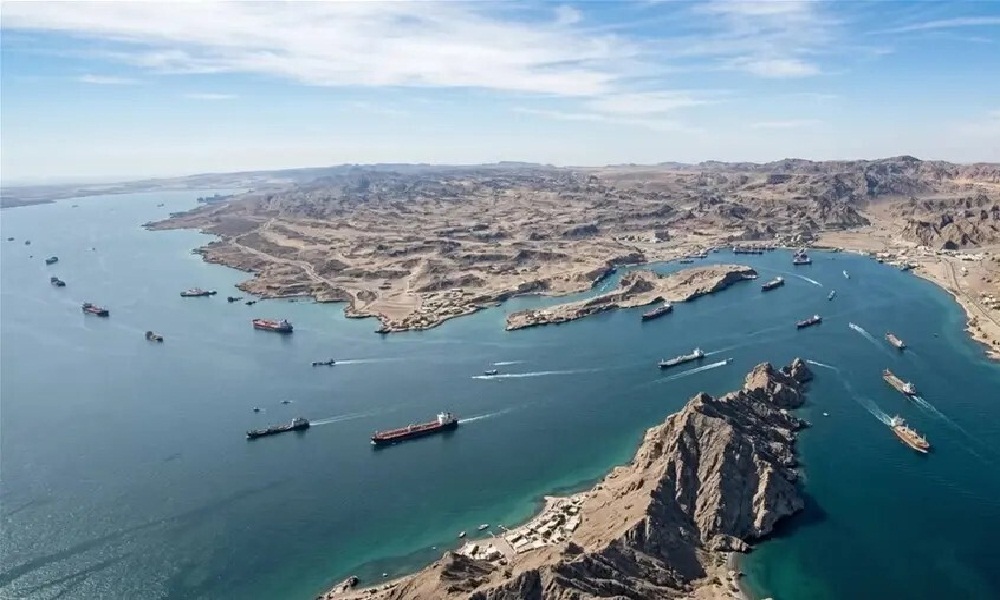 ما شروط إعادة فتح مضيق هرمز؟