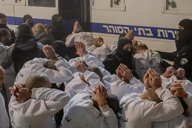 حقوقيون: ظروف الأسرى تتحول إلى مادة سياسية