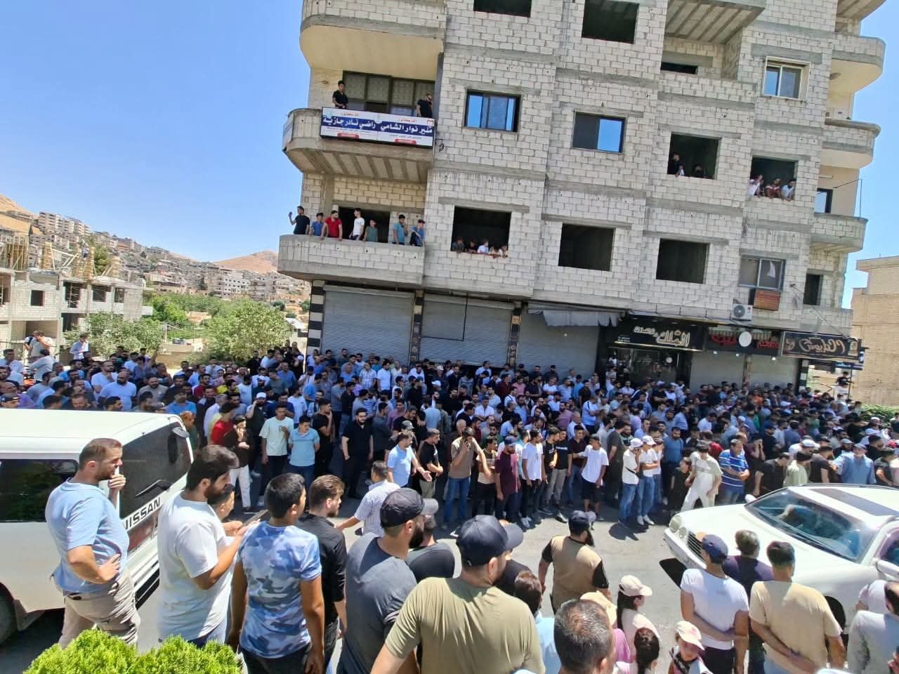 احتجاجات عين منين السلمية شهدت تصعيداً من قبل قوات الأمن العام