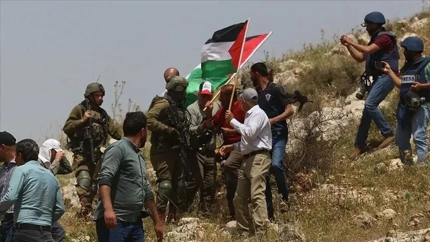تصاعد هجمات المستوطنين واقترابها من أطراف المدن قد يؤدي إلى ردود فعل فلسطينية