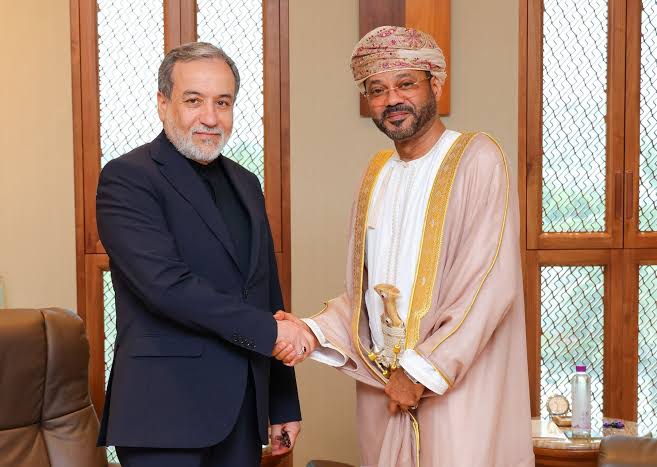 اتفاق إيراني عُماني لإنشاء ممر ملاحي مؤقت