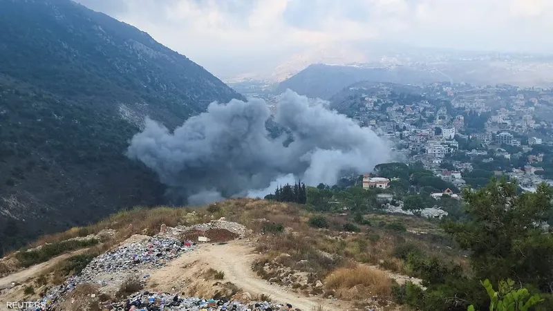 صورة متداولة لتفجير تلة علي الطاهر الذي أدى لهزة أرضية بقوة 4.1 على مقياس ريختر