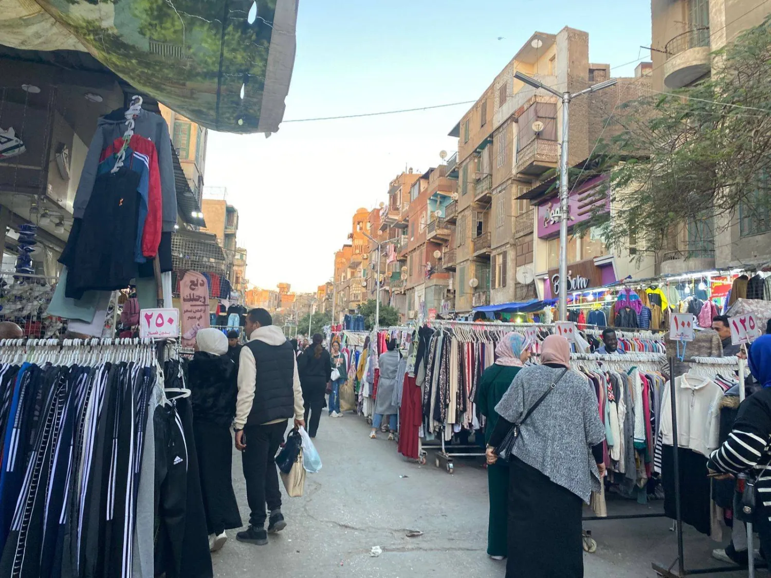 الملابس المستعملة تتحول إلى سوق رئيسية