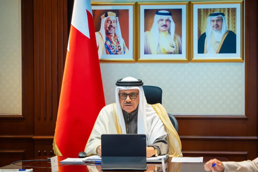البحرين ترفض اجتماع هرمز.. وطهران ومسقط تبحثان ترتيبات الملاحة