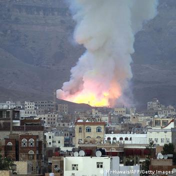 121 غارة على محافظات يمنية