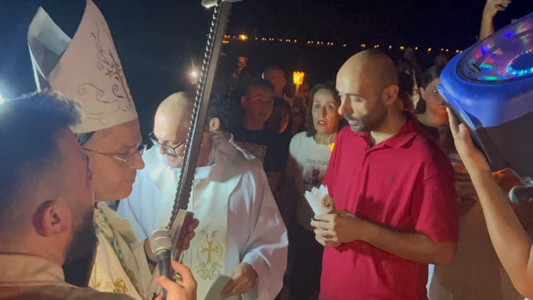 الطائفة المارونية في صور تحي عيد أرتفاع الصليب 6 الطائفة المارونية في صور تحي عيد أرتفاع الصليب