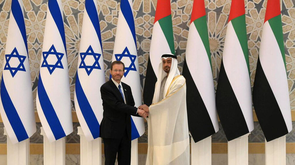 الإمارات وحضور عربي معلن