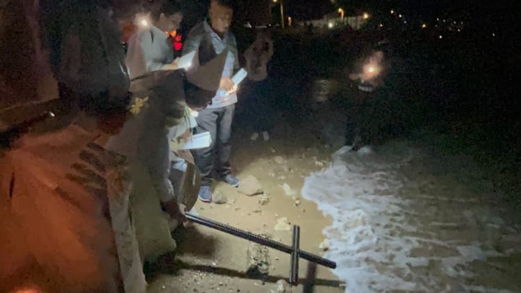الطائفة المارونية في صور تحي عيد أرتفاع الصليب 5 الطائفة المارونية في صور تحي عيد أرتفاع الصليب