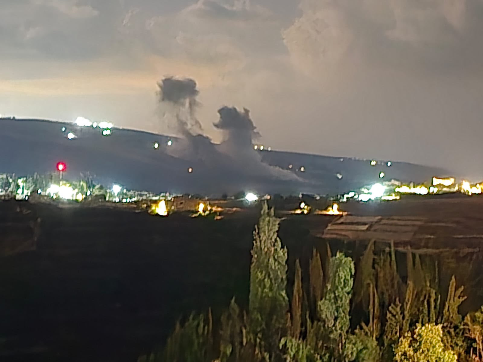 🚨الجيش الاسرائيلي يجدد غاراته على بلدة المنصوري في جنوب لبنان 3 🚨الجيش الاسرائيلي يجدد غاراته على بلدة المنصوري في جنوب لبنان