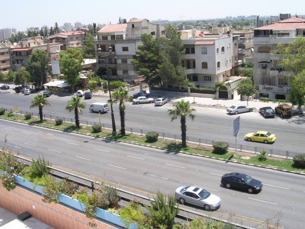 موظفة تغادر المزة بسبب ارتفاع الإيجار