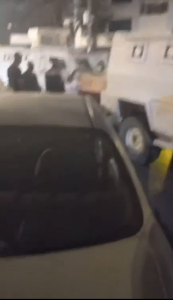 *بالفيديو إعتراض دورية لليونيفيل في ساحة الغبيري - الضاحية*