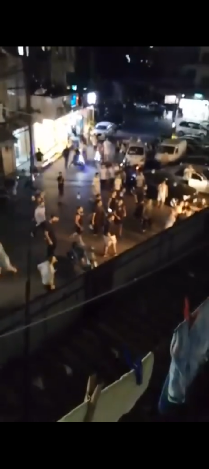 *🚨 اشكـ ـال وتضـ.ــارب بين عدد من الشبان في حي مستشفى غسان حمود/صيدا*