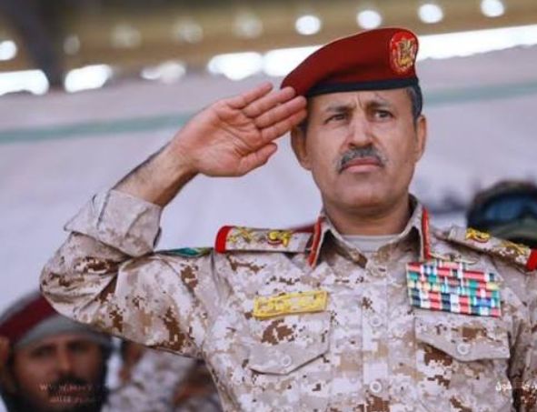 وزير الدفاع ورئيس الأركان اليمني: أي تصعيد سيُقابل بخيارات تصعيدية مكلّفة وزير الدفاع ورئيس الأركان اليمني: أي تصعيد سيُقابل بخيارات تصعيدية مكلّفة