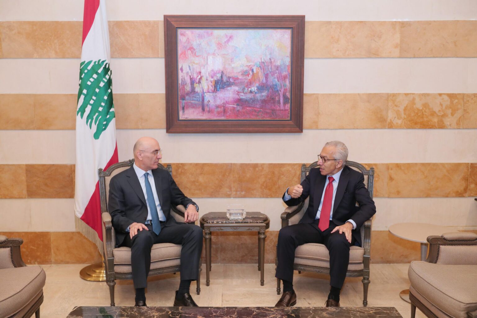 الحجار والبساط يبحثان تعزيز التنسيق ومواكبة حركة الصادرات اللبنانية