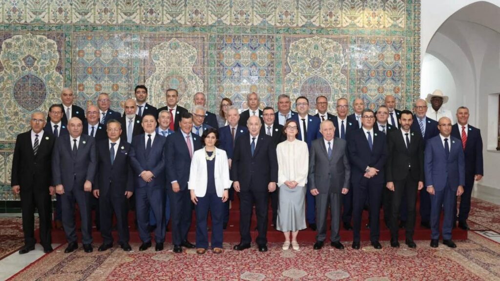 المجلس الأعلى للجالية العلمية الوطنية بالخارج مع الرئيس الجزائري