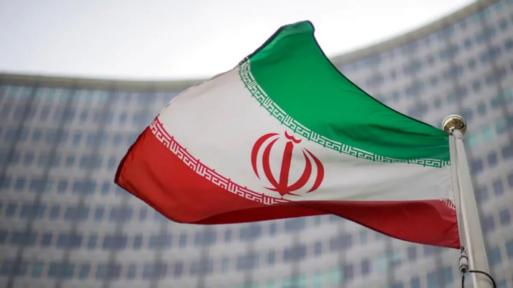الرئيس الإيراني: نعكف حاليا على مراجعة المقترحات المتبادلة عبر الوسطاء ووضع اللمسات الأخيرة عليها