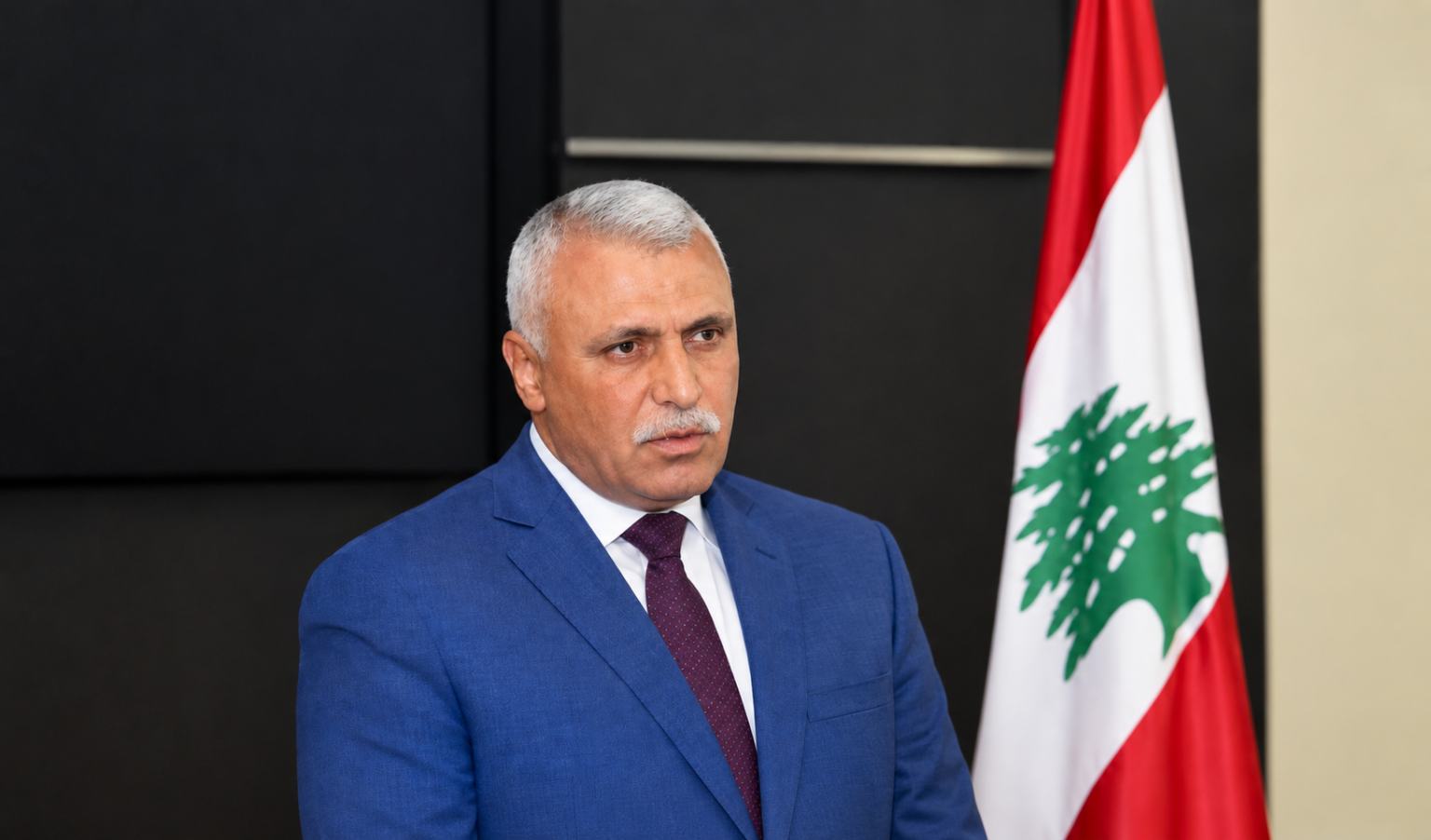 بالعلم نصون الوطن